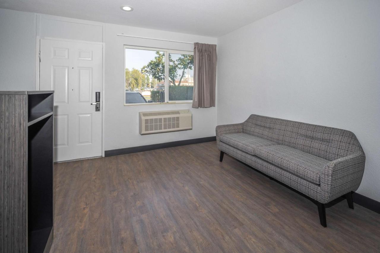Motel 6-Fontana, Ca Экстерьер фото