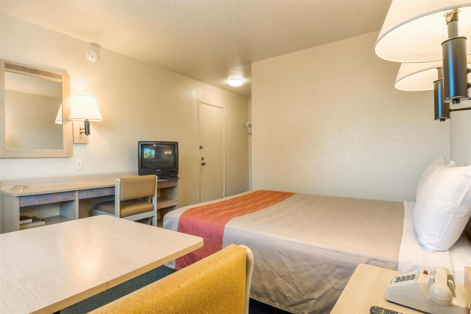 Motel 6-Fontana, Ca Экстерьер фото