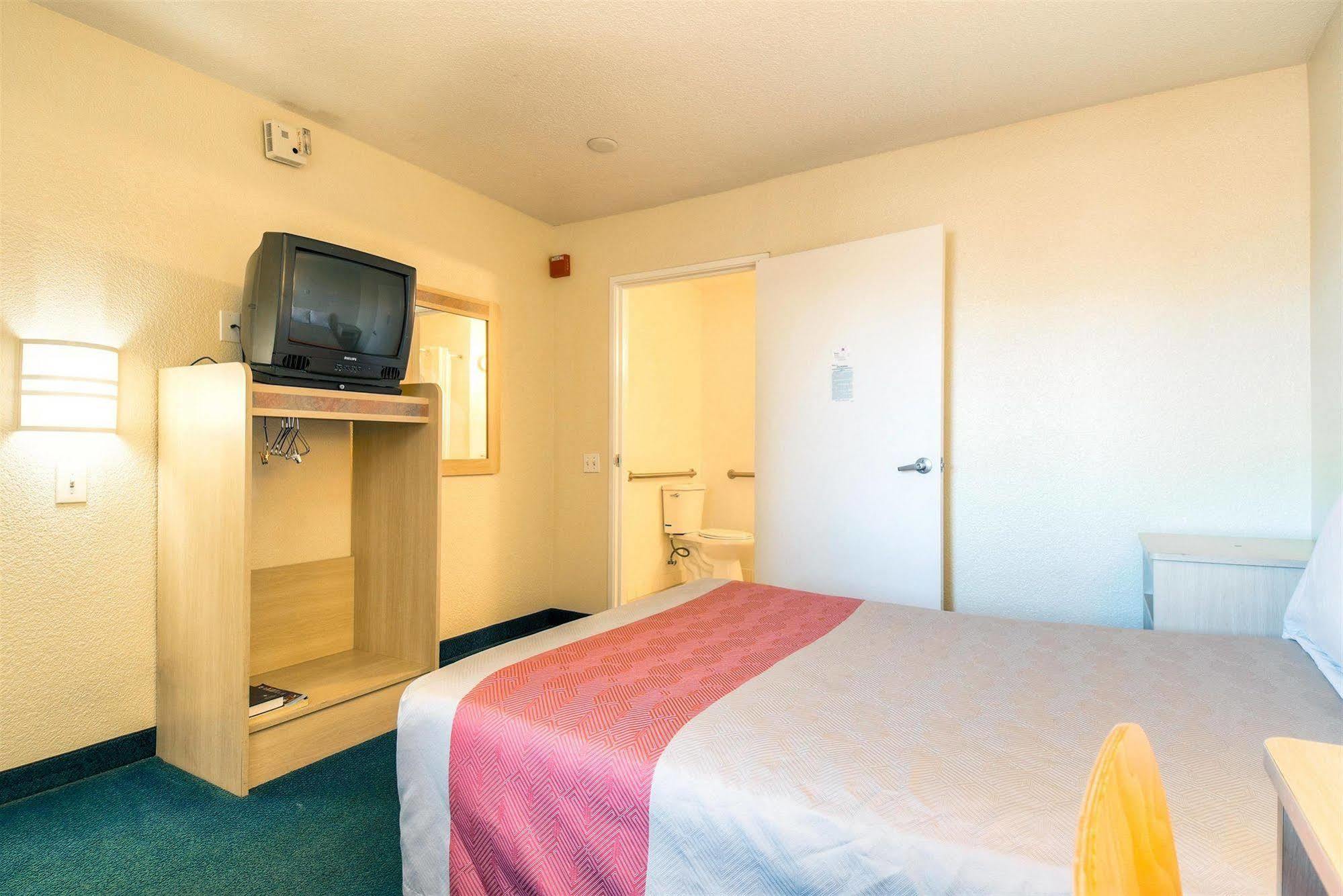 Motel 6-Fontana, Ca Экстерьер фото
