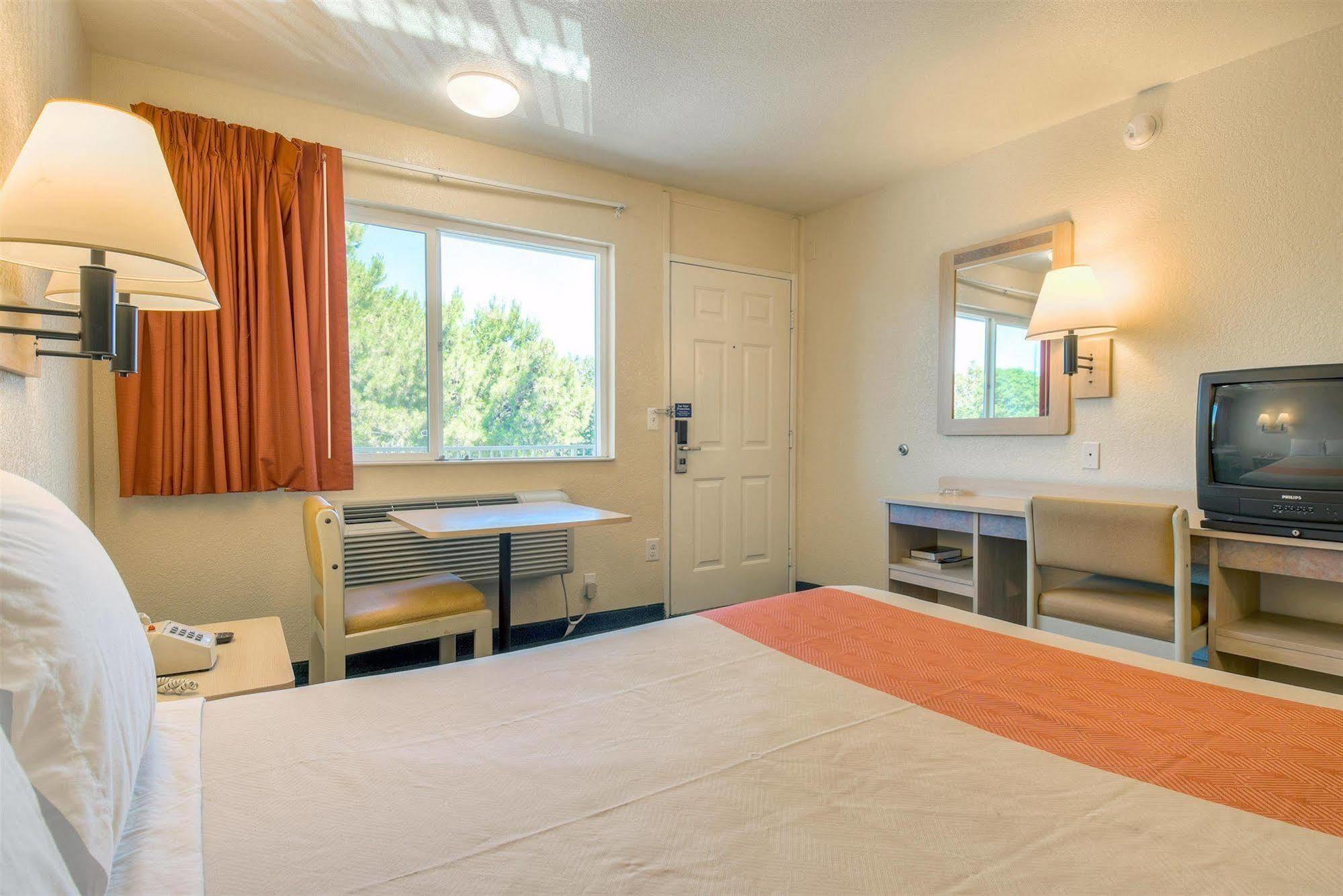 Motel 6-Fontana, Ca Экстерьер фото